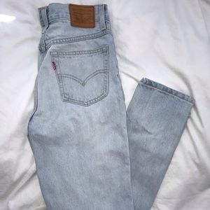 Women’s Levi Jeans